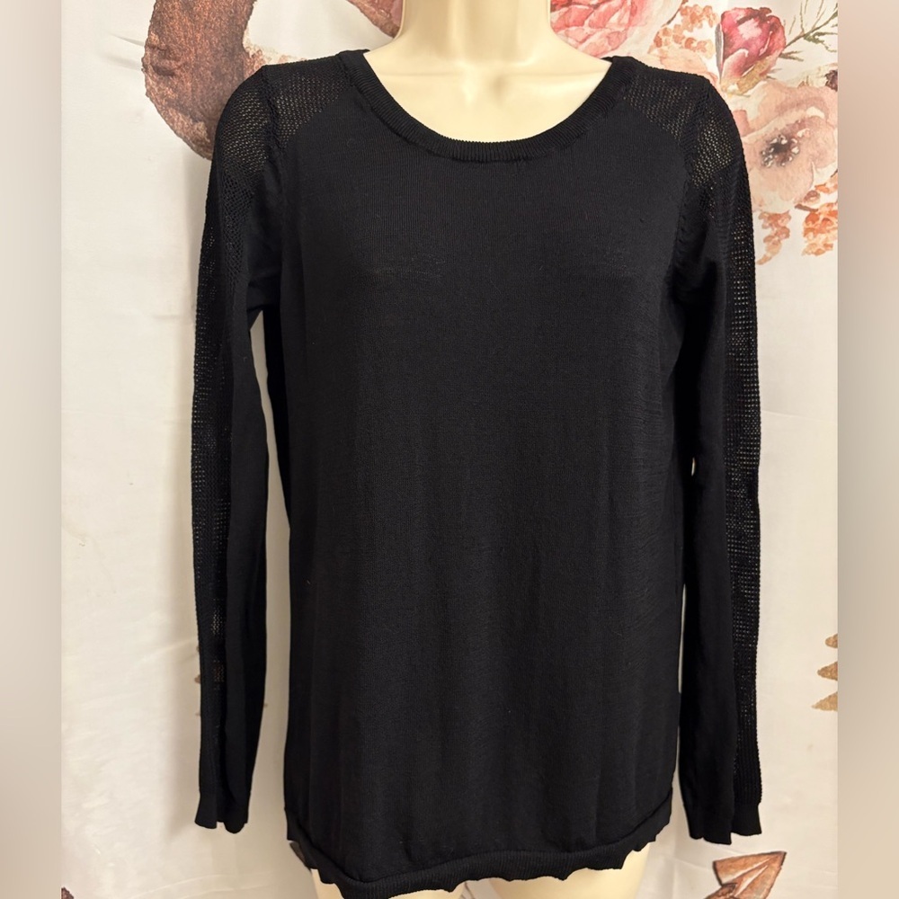 Medium Dex Black top​​